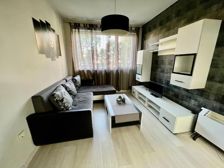 Sof Apartment's Sofia